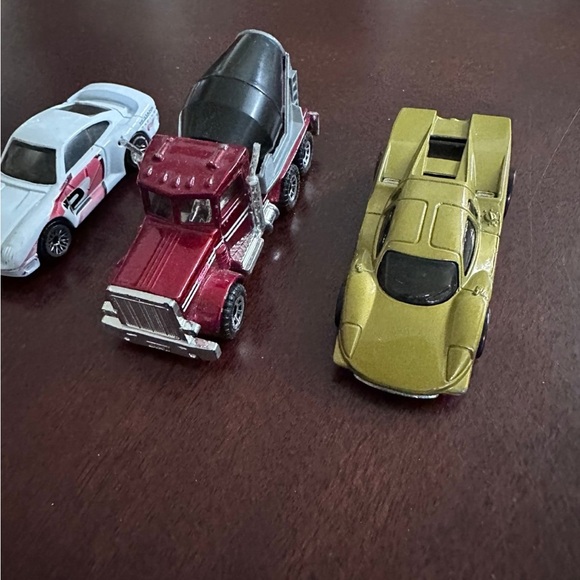 6 Vintage 80's Matchbox & Hot Wheels Diecast Vehicles - Picture 7 of 10